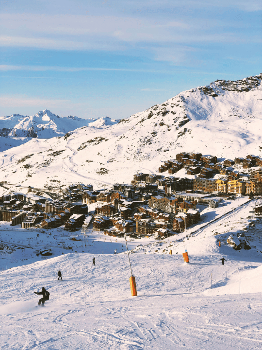 Val Thorens en hiver, destination de locations saisonnières dans les 3 Vallées, en Savoie.